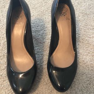 Vince Camuto black pumps